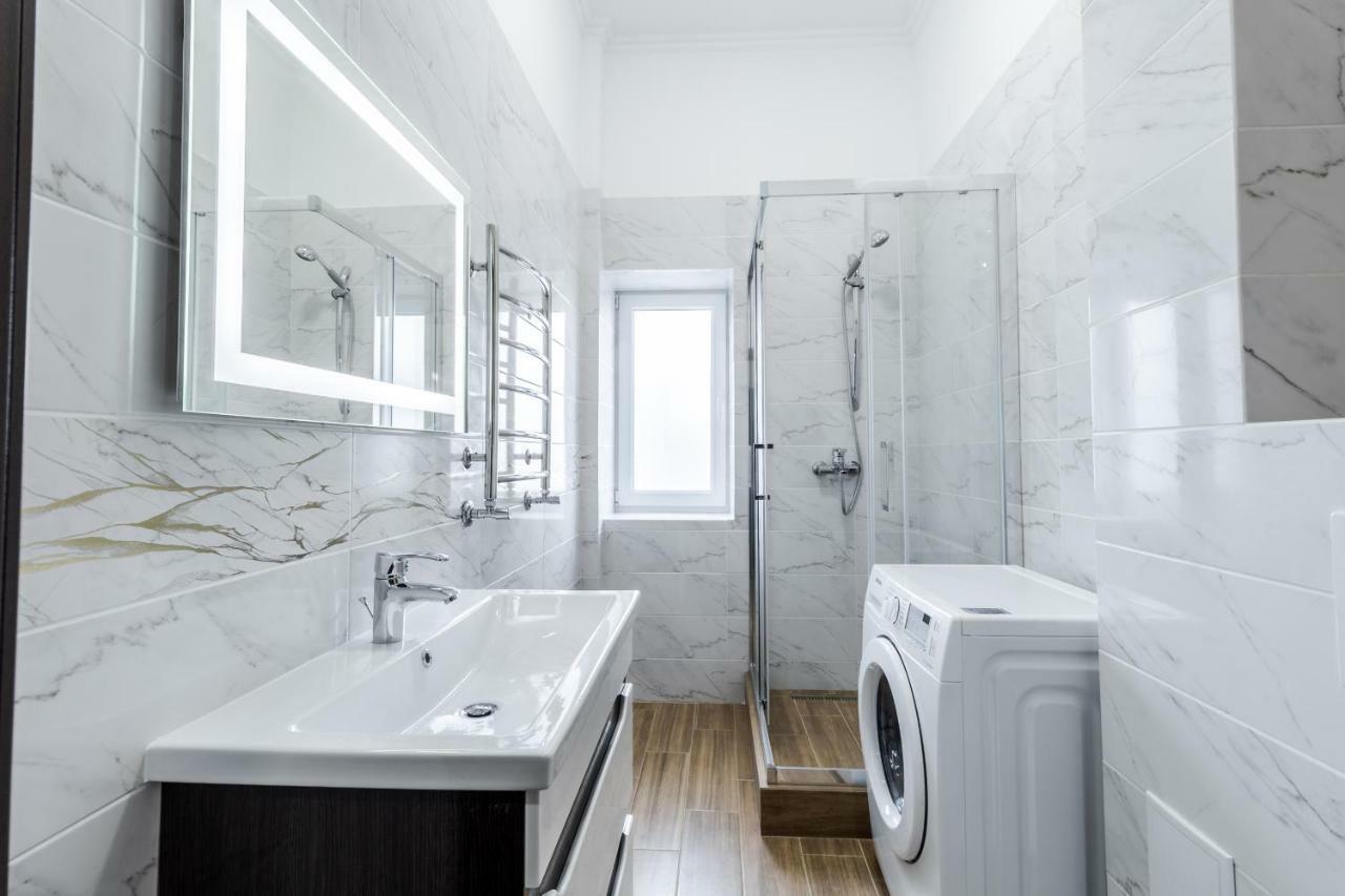 Inshiapartments On Liberty Avenue 2 Лвив Екстериор снимка